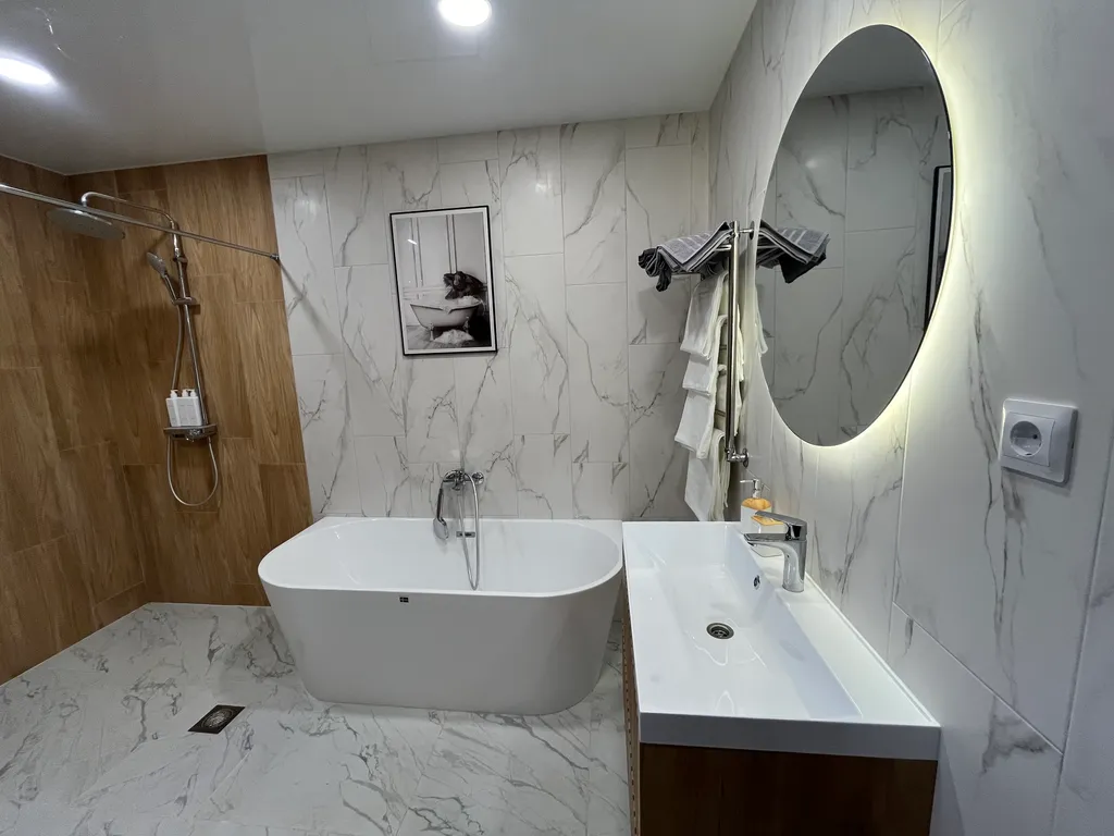 Дом с баней, чаном, бесплатной парковкой, закрытой территорией