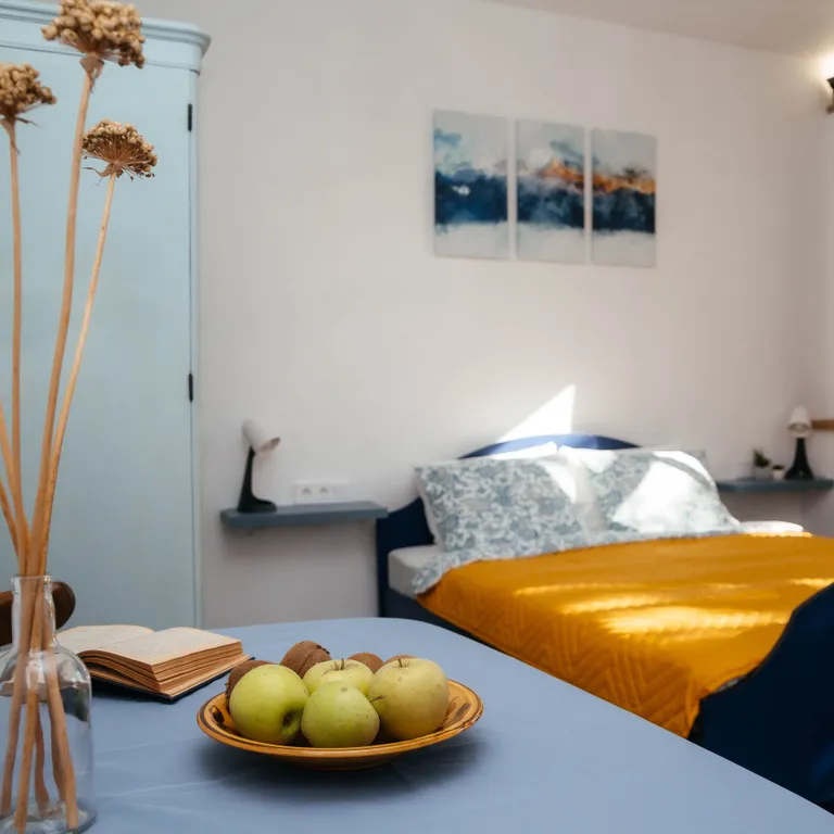 Квартира Квартира в центре с отдельным входом и парковкой под окном — Ярославль