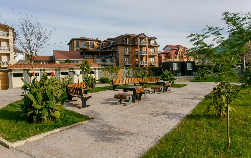 Апартамент с просторной спальней и выделенной кухонной зоной