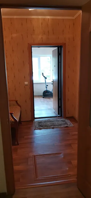 Уютный загородный дом с красивой благоустроенной территорией.