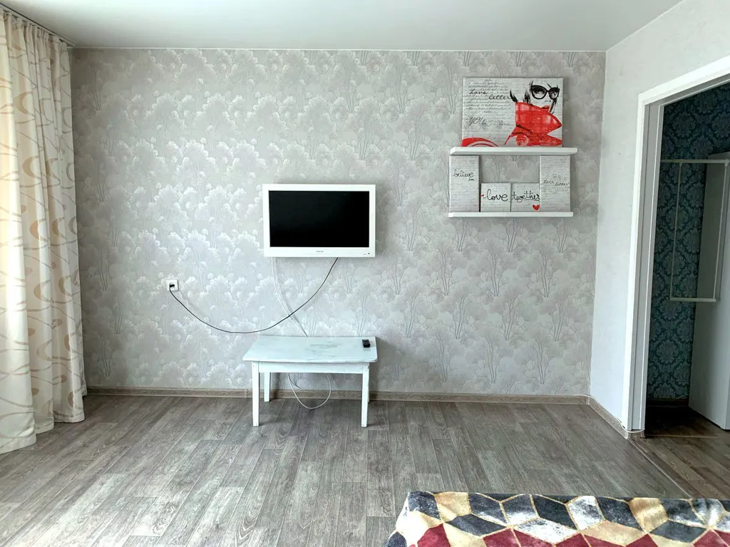 Квартира Светлая однокомнатная квартира — Красноярск