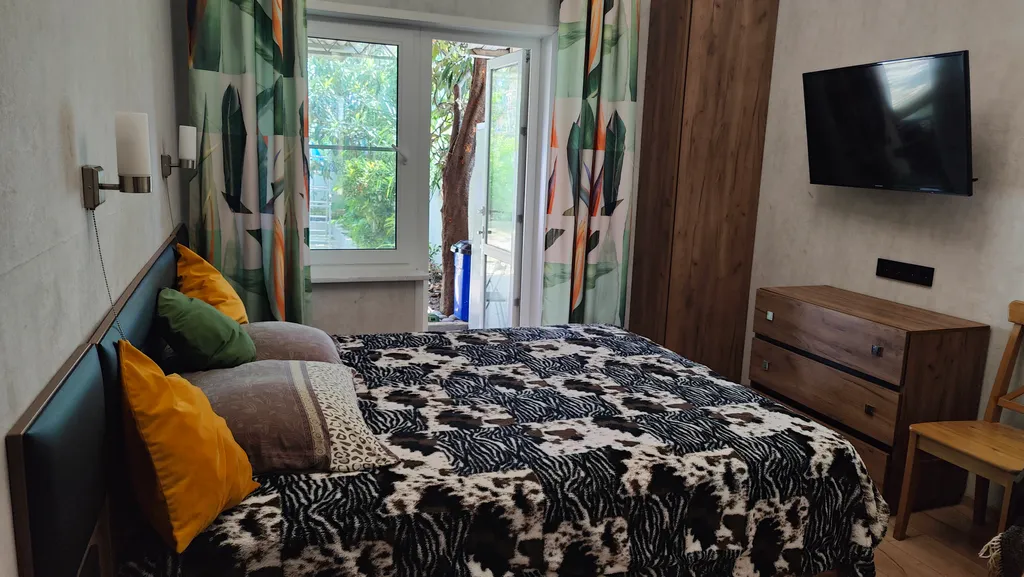 Домик с садом под ключ в пешей доступности от моря