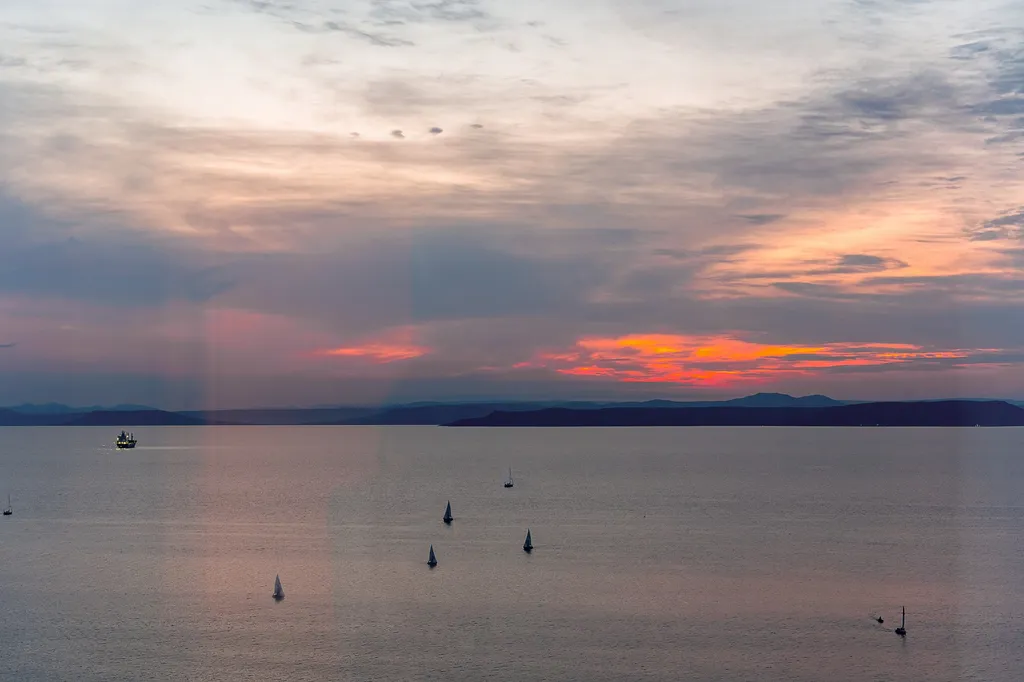 Семейная квартира на первой линии на главной набережной города
