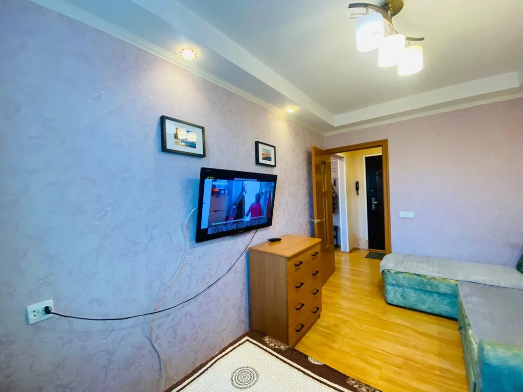 2-х комнатная квартира в Октябрьском районе, с балконом