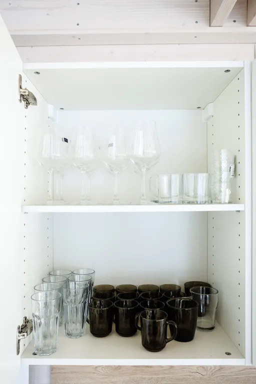 Загородный дом у леса и конюшни