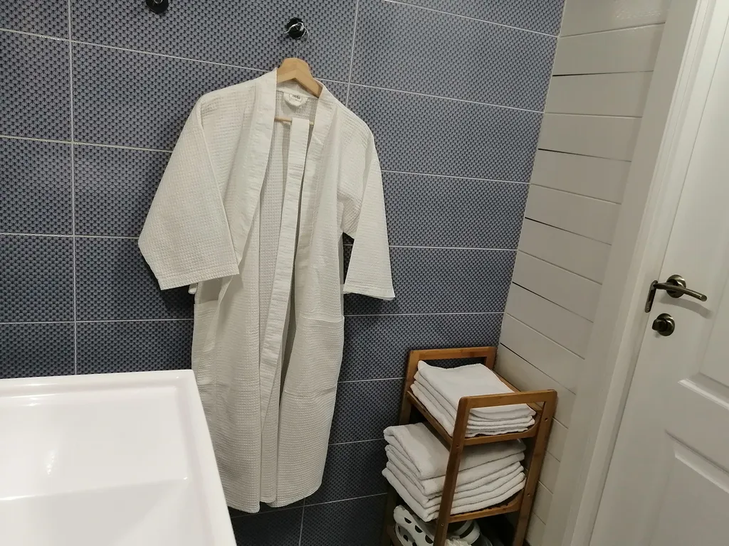 Студия с видом на город