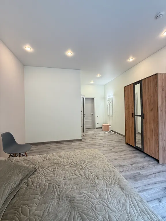 Уютная комната на первой береговой линии