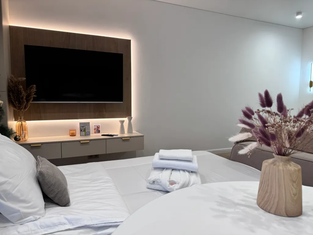 Дизайнерский апартамент с видом на море