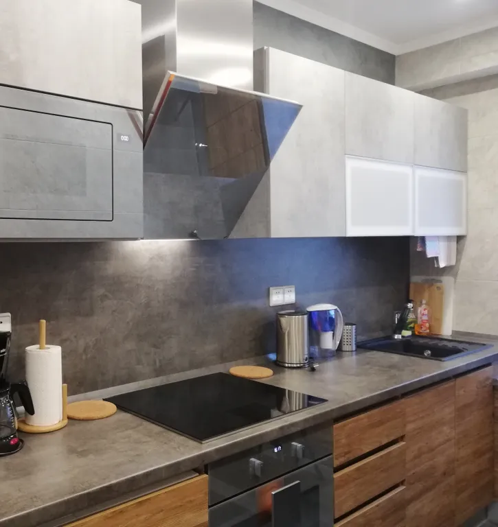 Люкс с панорамным окном и электрокамином