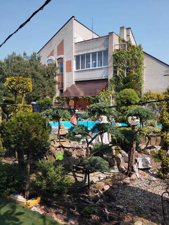 Апартаменты с бассейном
ДомКрус