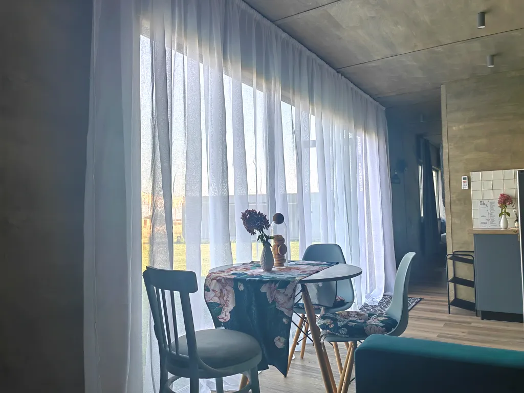 База отдыха с панорамными видами на озеро Ильмень