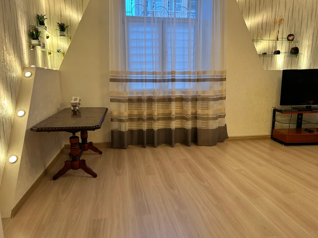 Просторная 4-комнатная квартира в самом центре