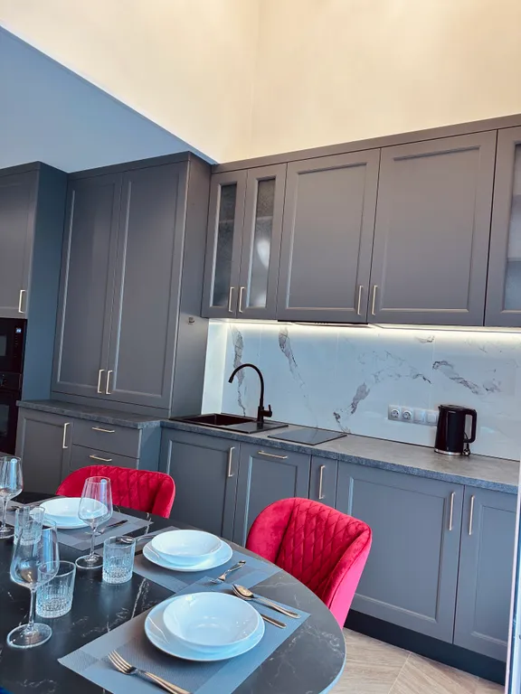 Дизайнерский апартамент в 2-уровнях в 5 минутах от моря