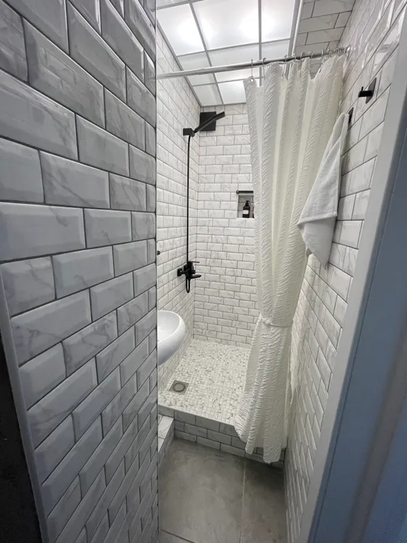 Небольшая квартира с авторским ремонтом