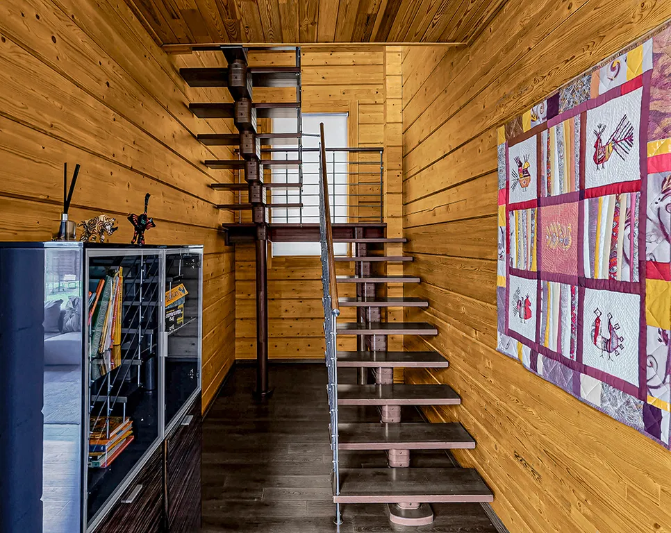 Коттедж с бассейном на берегу озера Порт Жемчужный