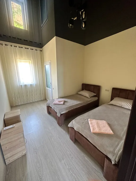 Комфортабельный таун у берега Каспийского моря