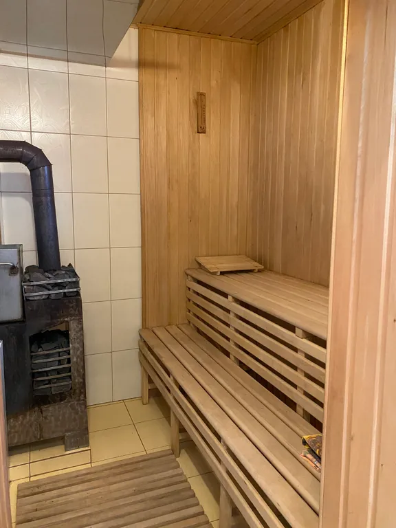 Особняк у моря с баней и бильярдом