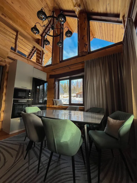 Шикарный дом из бревна