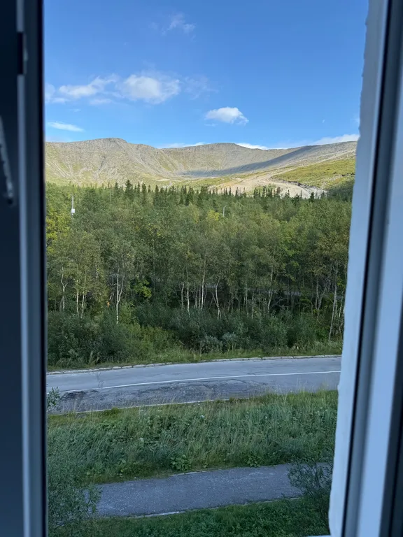 Уютная трехкомнатная квартира с видом на горы