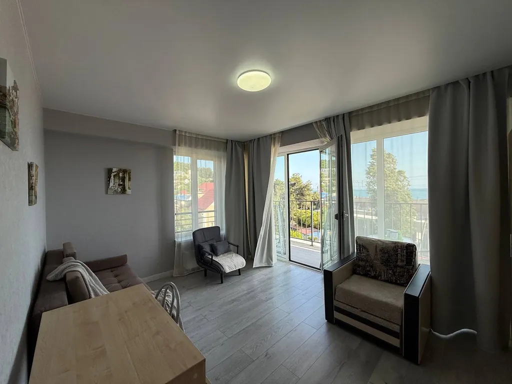 Двухкомнатная квартира с видом на море, на территории бассейн, детские