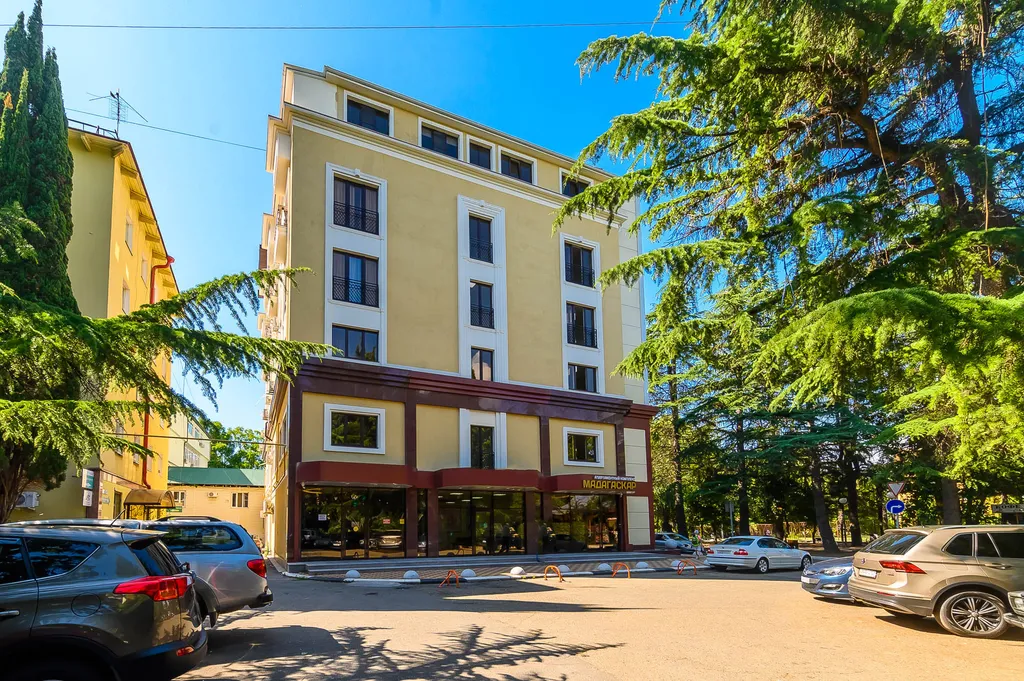 Квартира 3-комнатная Квартира — Адлер