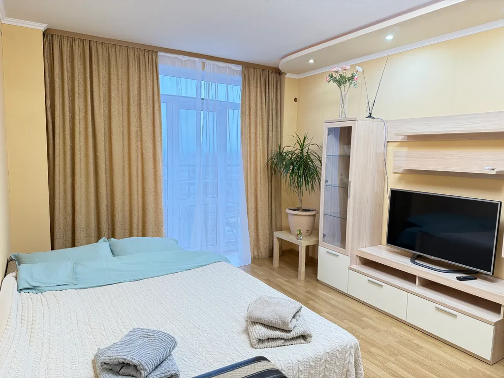 Уютная просторная квартира в центре города — аренда посуточно в Каменск-Шахтинский