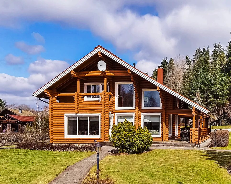 Уютный дом на берегу озера с тёплым бассейном на территории Порт Тихий