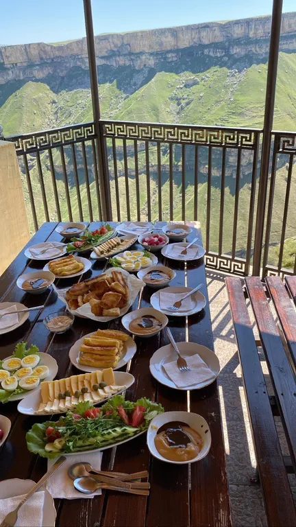 Дом с видом на водопад