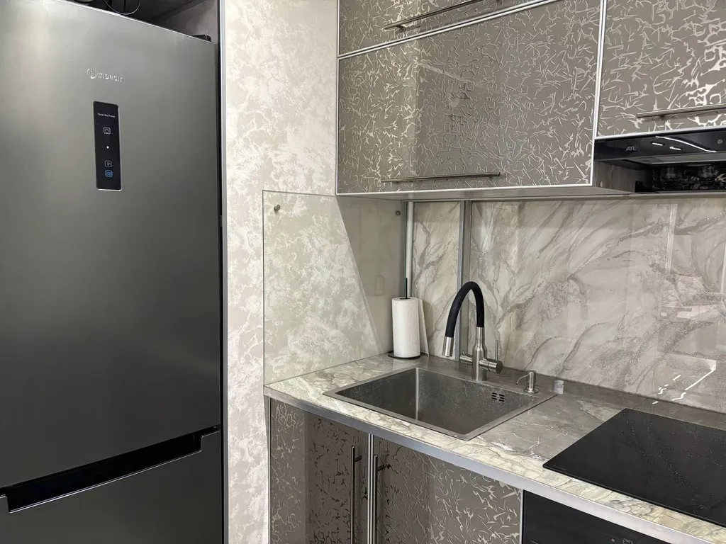 Просторная, чистая двушка с кухней-столовой в историческом центре