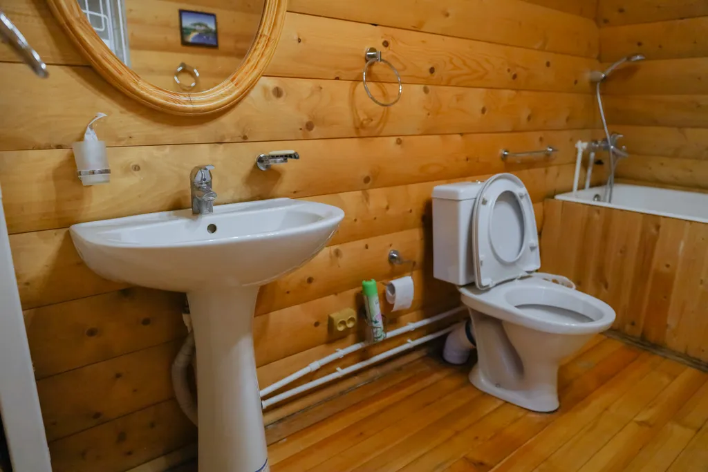 Огромная фамильная усадьба с баней на берегу водохранилища