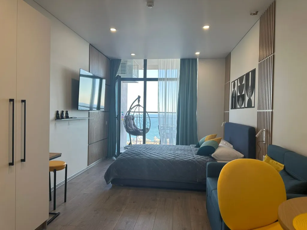 Дизайнерская студия Ls-sunny days с видом на море с 11 этажа