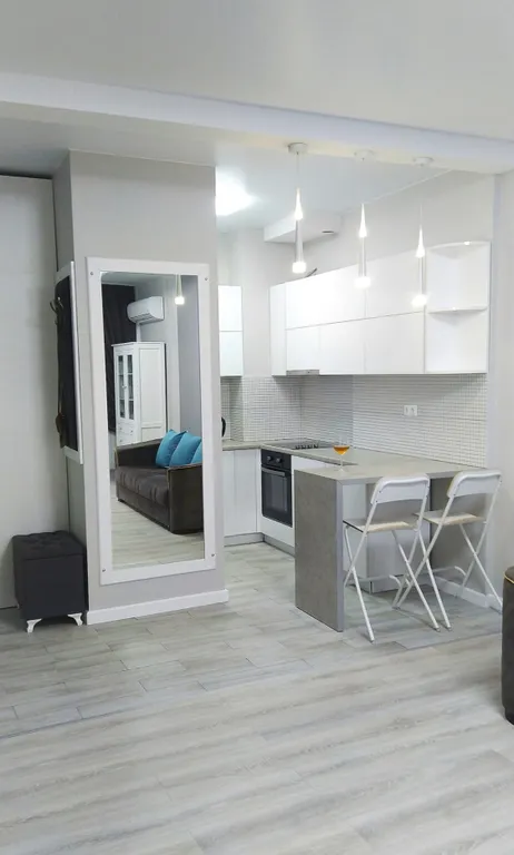 Светлая и уютная квартира с 3 комнатами, 7 минут от моря