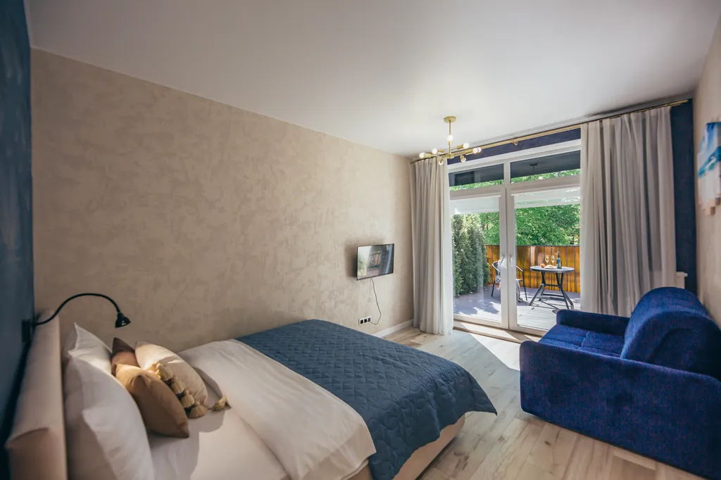 Двухкомнатная квартира с террасой у моря