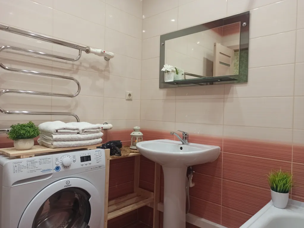 Оливковая, двухкомнатная квартира на Кургане