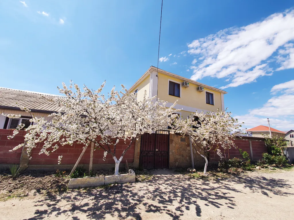 Коттедж Уютный дом-этаж 5 комн. — аренда посуточно в Судак