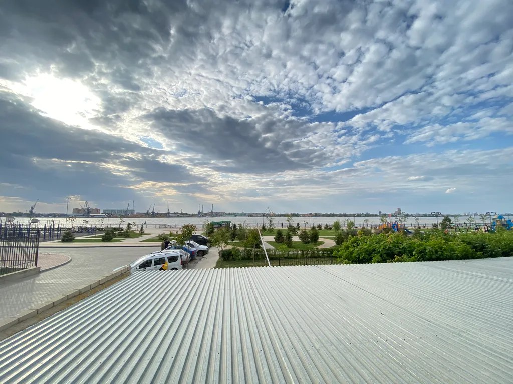 Первый дом от Волги на центральной Набережной