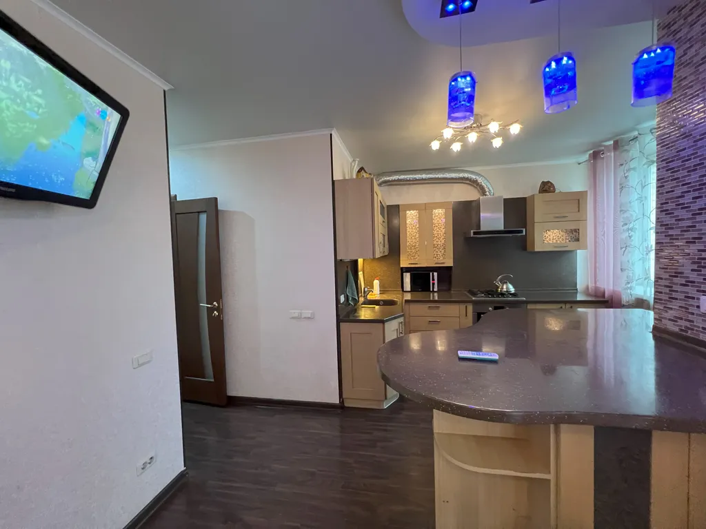 Красивая квартира на набережной