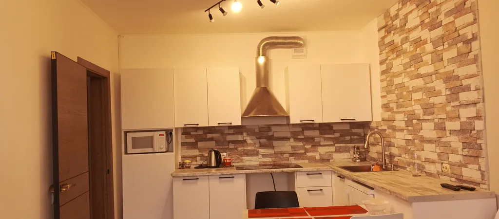 Евро трёхкомнатная и Лесопарк грибы белки и кукушки в Черте Города