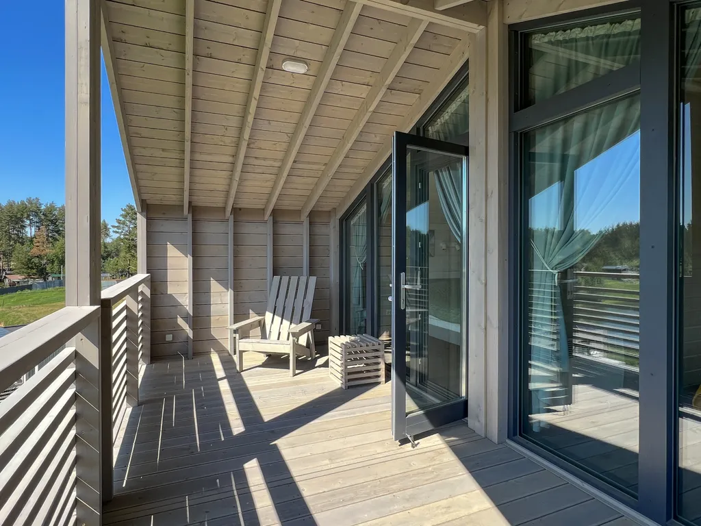 Коттедж Стильный двухэтажный дом на озере — Стеклянный