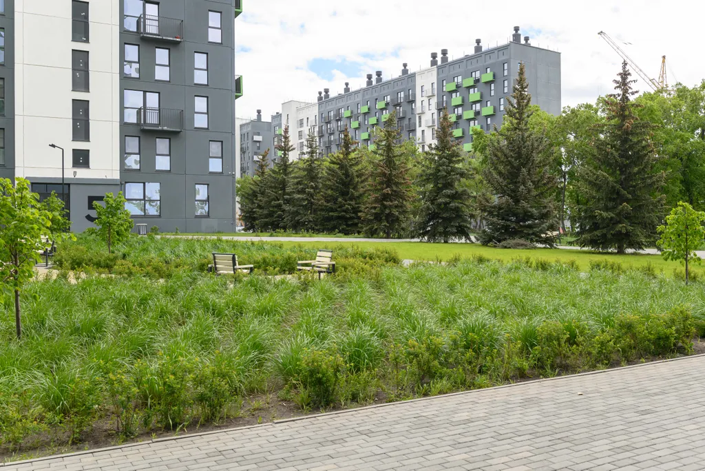 Комфортная квартира с панорамным окном в новом доме