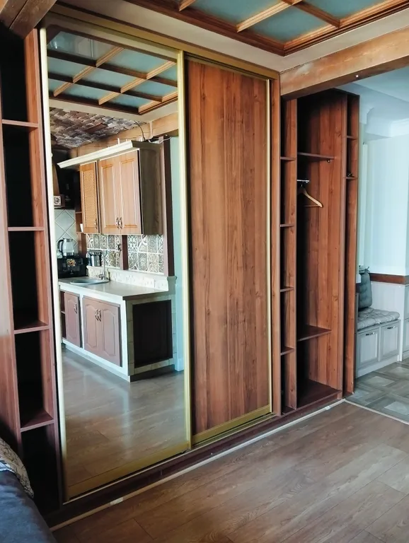 Студия у метро