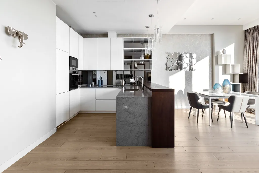 Потрясающая панорама с 73 этажа башни Neva Towers