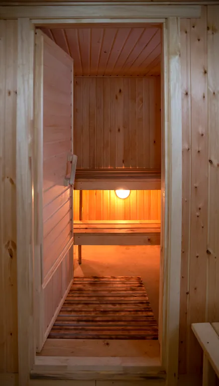 Уютный загородный дом и баня на участке 6 соток