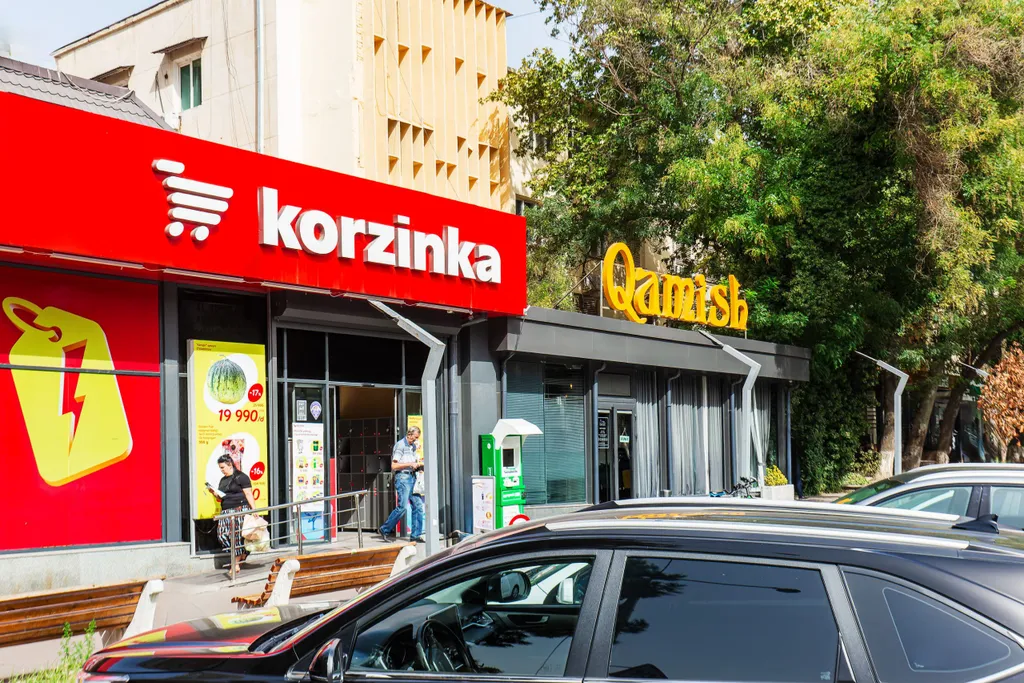 Kazakhstan resident's 171 by Royal rentals