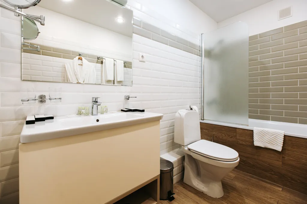 Номер Бизнес с двуспальной кроватью и диваном