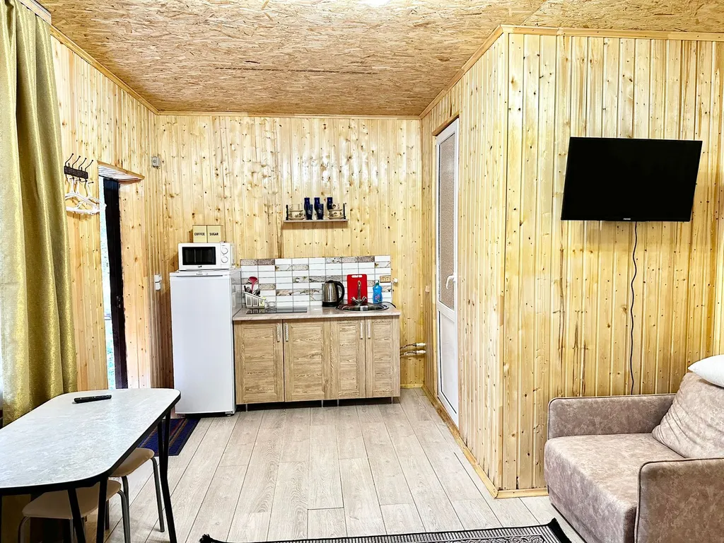 Домик с видом на горы