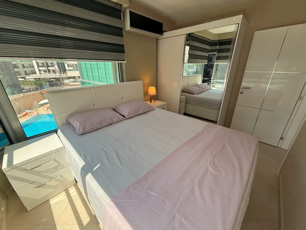 Sea View 2BD Flat 50m to the Beach