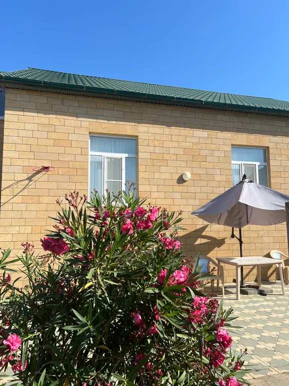 Комнаты две в 10 минутах пешком от набережной