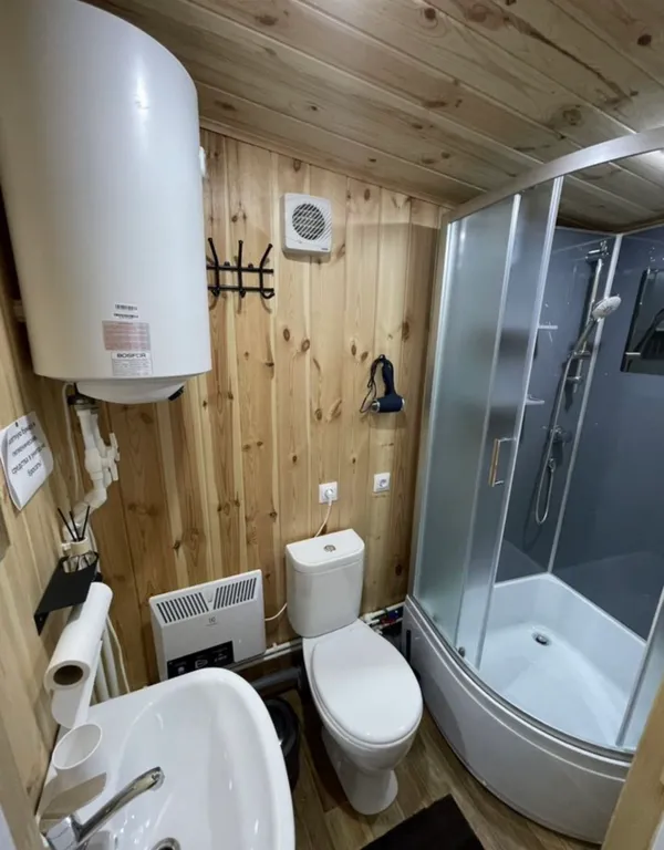 Частный дом у горы