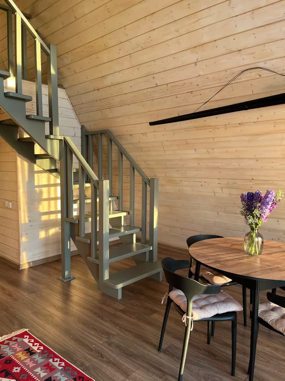 Уютный афрейм с горячей купелью на берегу реки Дон